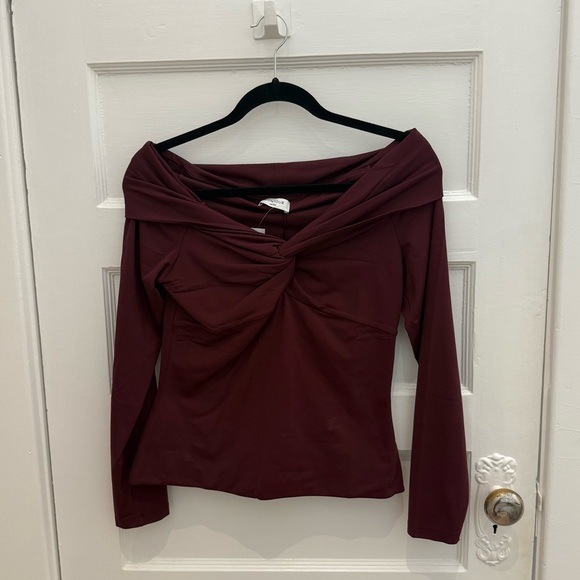 Aritzia Contour Twist Off-shoulder Longsleeve, in Sumac Burgundy, Size L - Picture 5 of 7